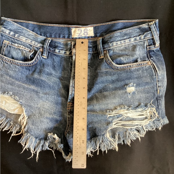 Free People Denim Distressed Women Shorts 28 - Picture 3 of 7
